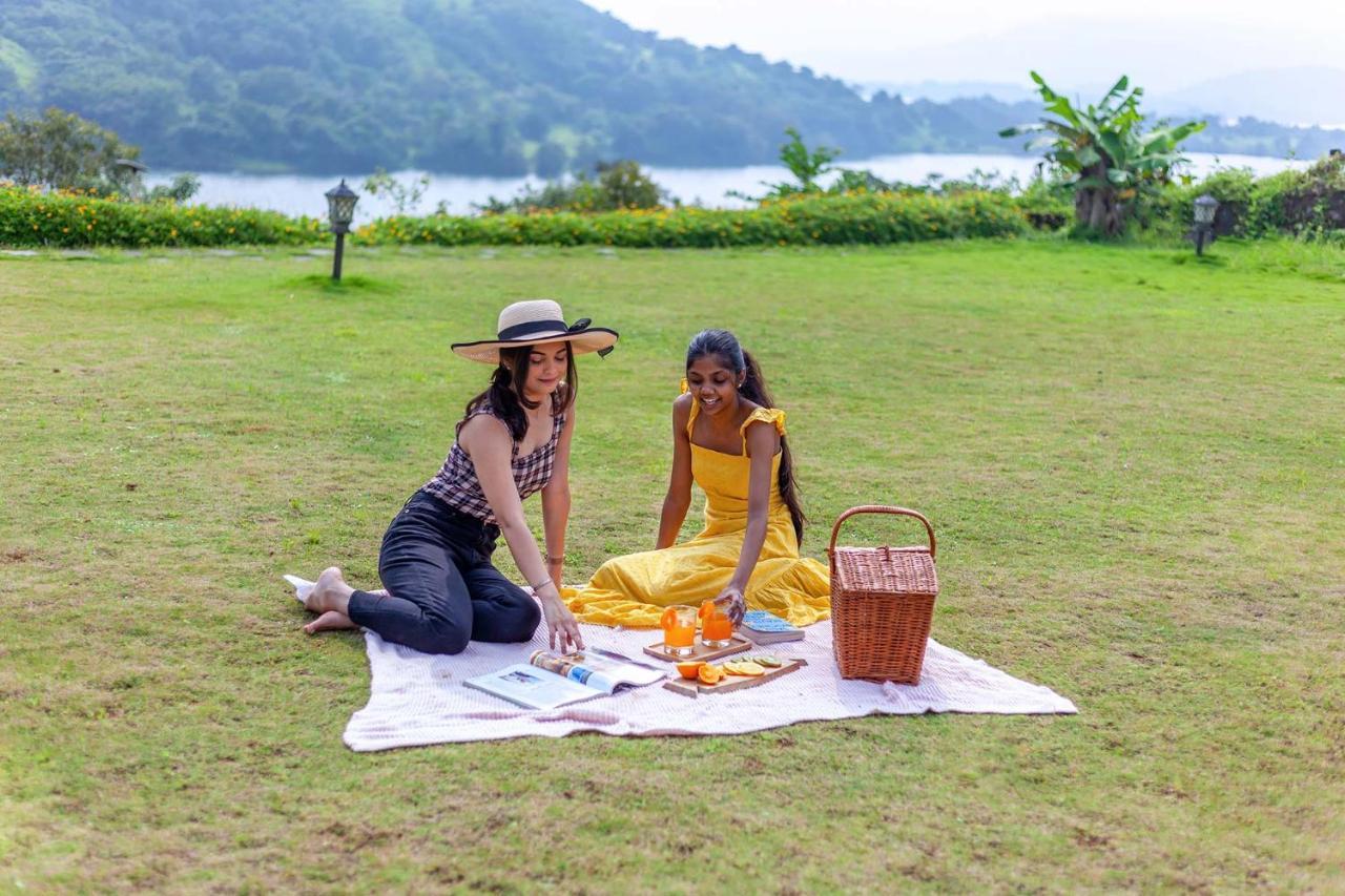 Stayvista'S Shivom Villa 2 - A Serene Escape With Views Of The Valley And Lake Lonavala Exterior foto